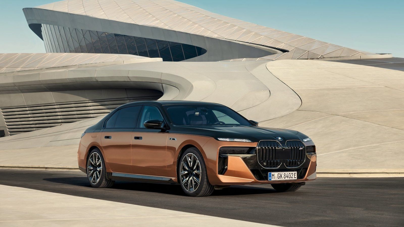 BMW i7 China — фото модели
