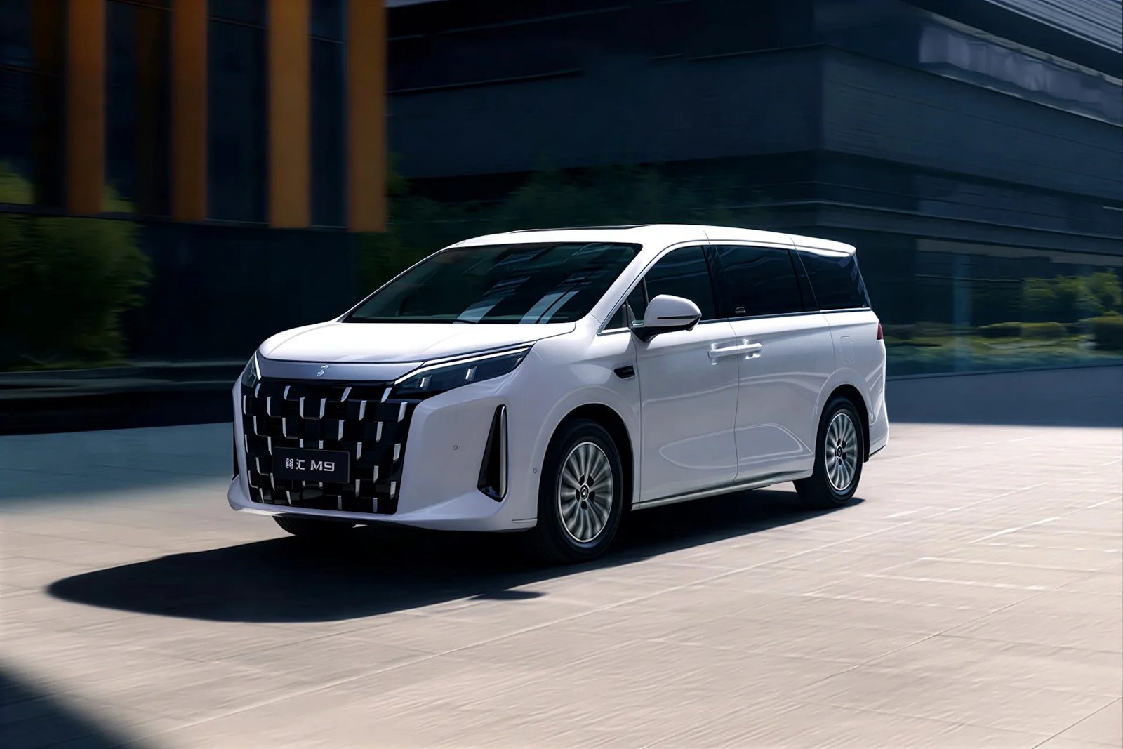 BYD Linghui M9