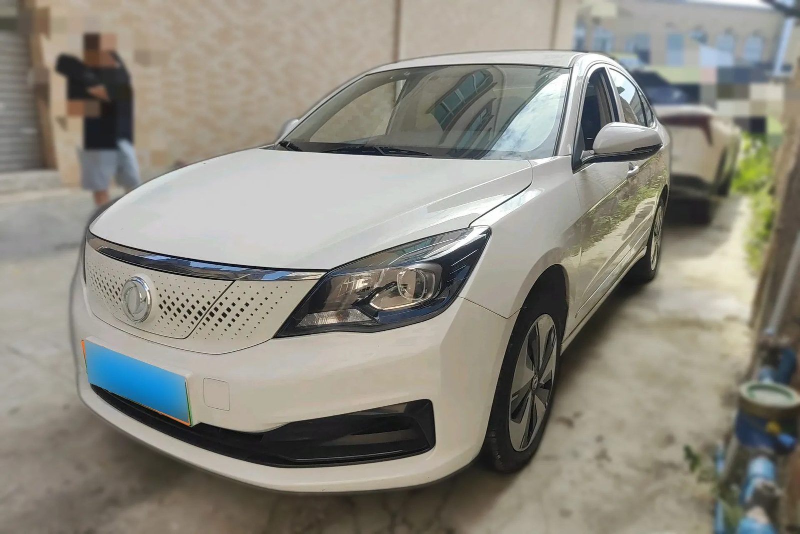 Dongfeng Aeolus E70