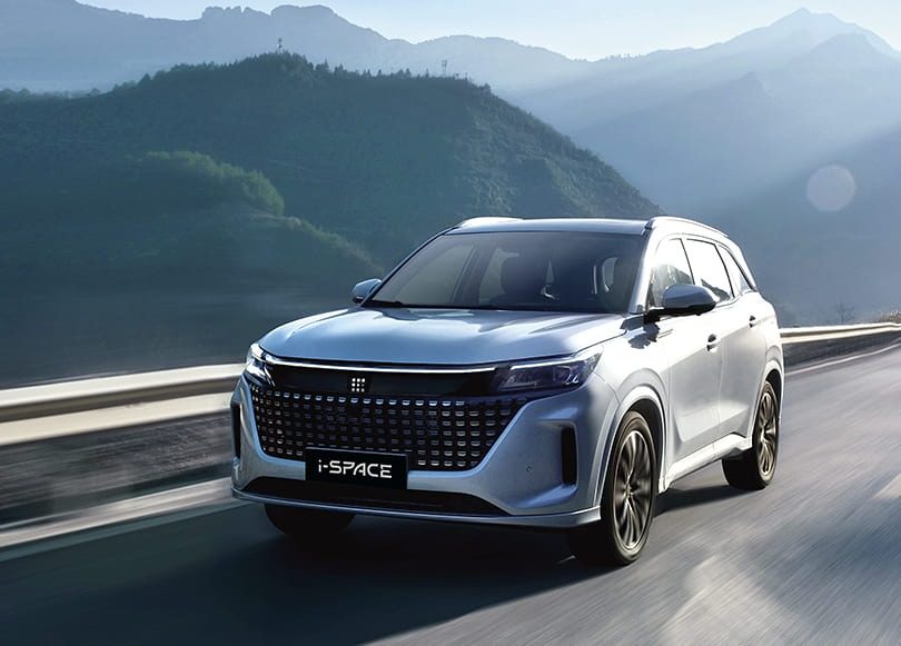 Evolute i-SPACE 2025 — экстерьер, вид спереди 3/4, рынок Russia official dealer