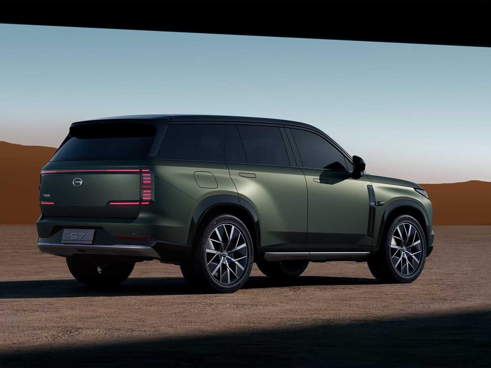 GAC Trumpchi Xiangwang S7 PHEV 2025 — экстерьер, вид сзади 3/4, рынок China/editorial model-specific reference