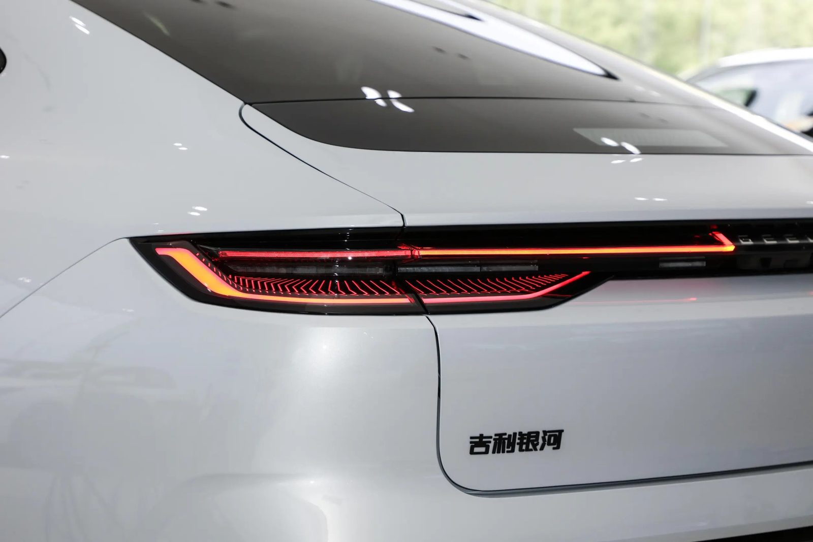 Geely Galaxy E8 EV 2025 — экстерьер, rear lamp detail, рынок internal_mvp