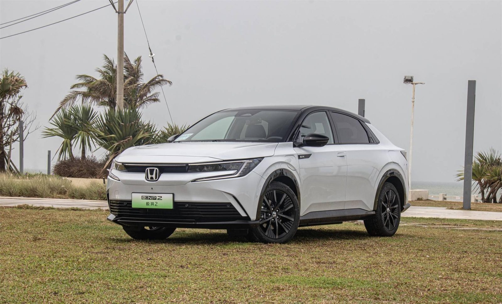 Honda e:NP2 / e:NS2 China 2024 — главное фото модели, экстерьер, вид спереди 3/4, рынок China first-drive/reference