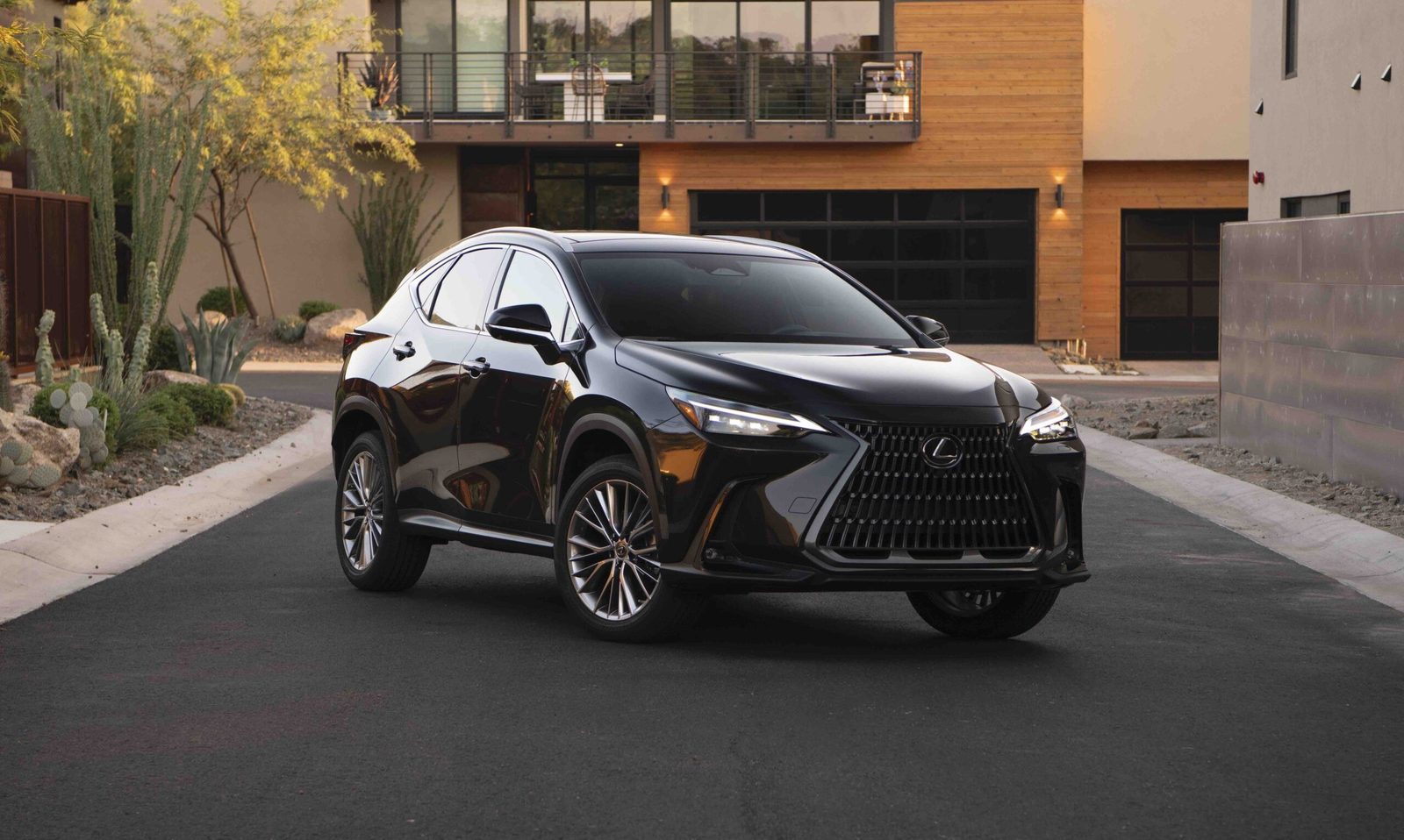 Lexus NX 450h+