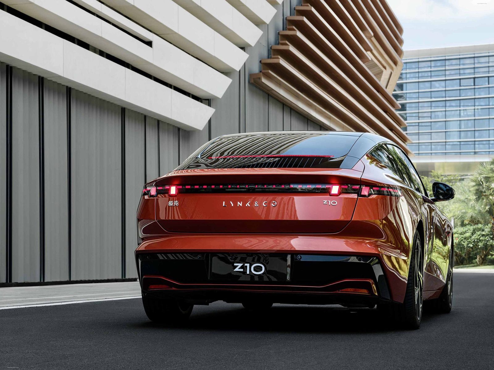 Lynk & Co Z10 — фото модели