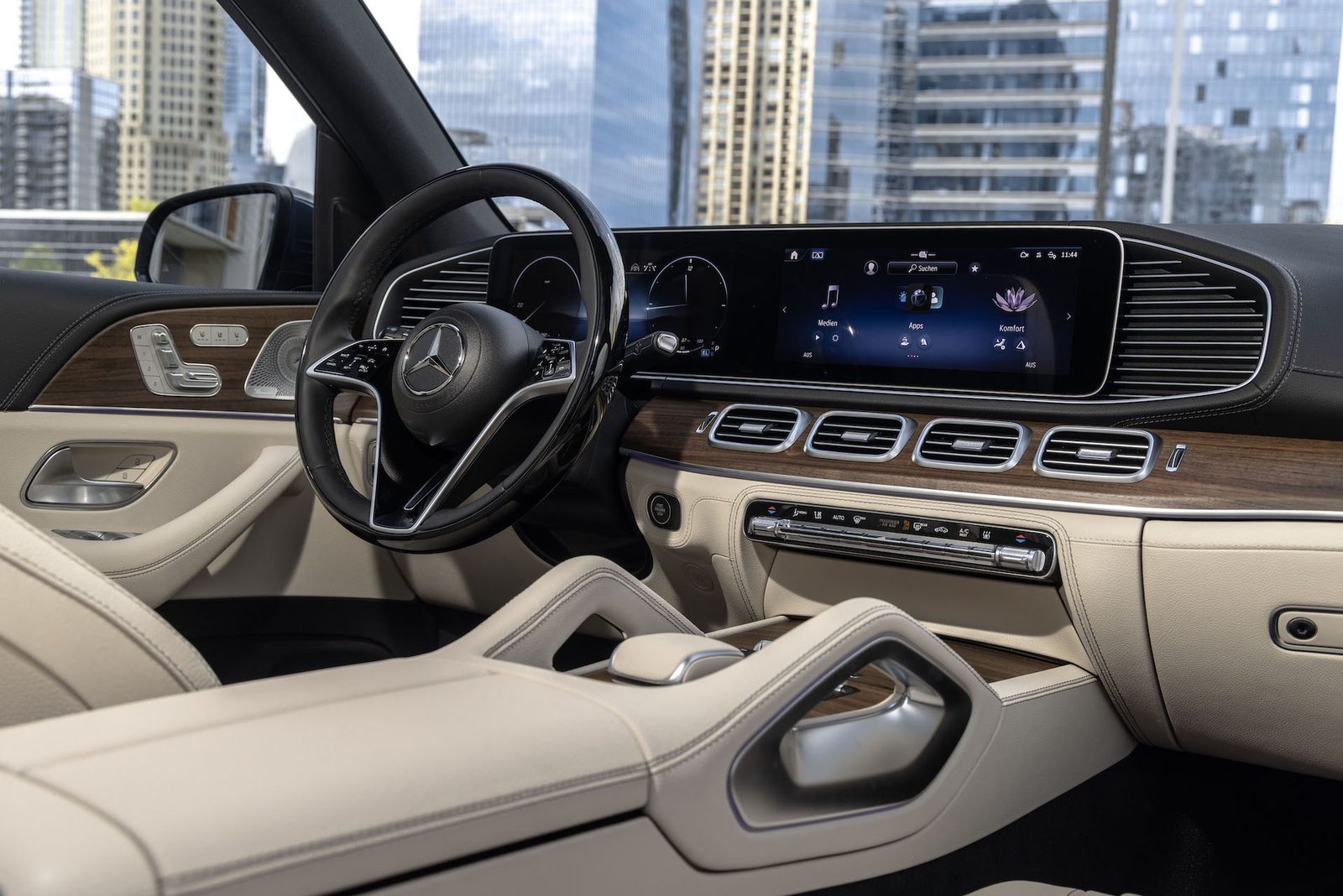 Mercedes-Benz GLE PHEV 2025 — интерьер, второй ряд сидений, рынок internal_mvp