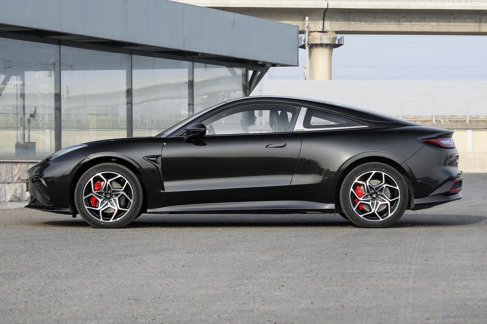 Neta GT 2023 — экстерьер, side profile black, рынок China/Malaysia Neta GT reference