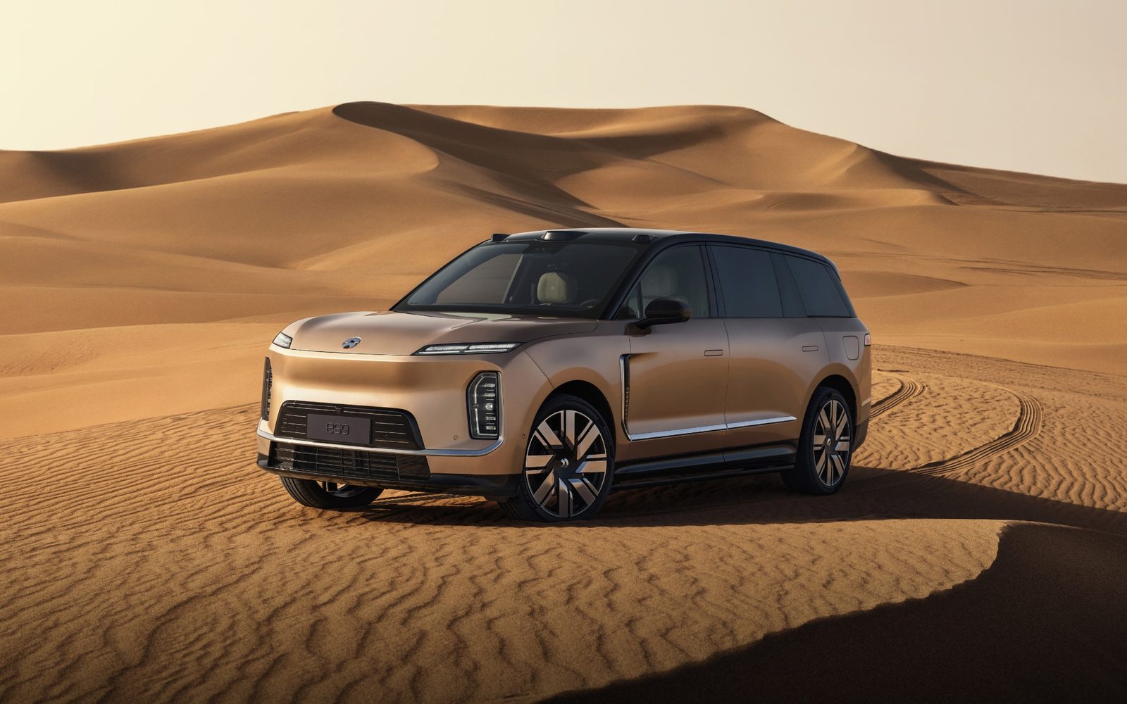 NIO ES9 2026 — экстерьер, вид спереди 3/4, рынок China / global official