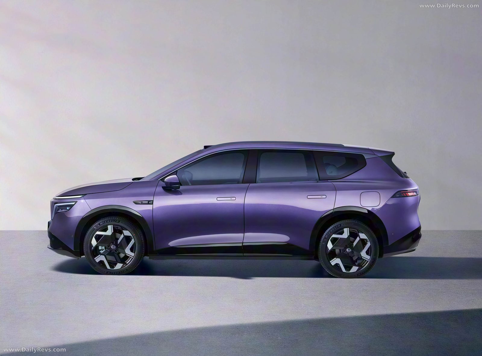 Nissan Dongfeng Nissan NX8 EV 2026 — экстерьер, вид сбоку, рынок internal_mvp