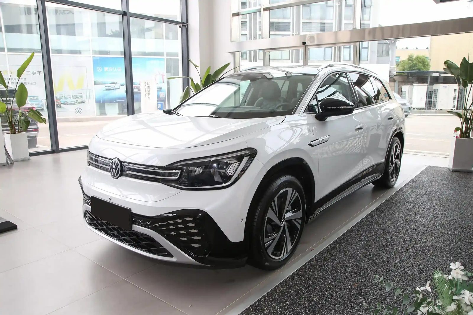 Volkswagen ID.6 CROZZ China 2026 — экстерьер, front 3q showroom, рынок internal_mvp