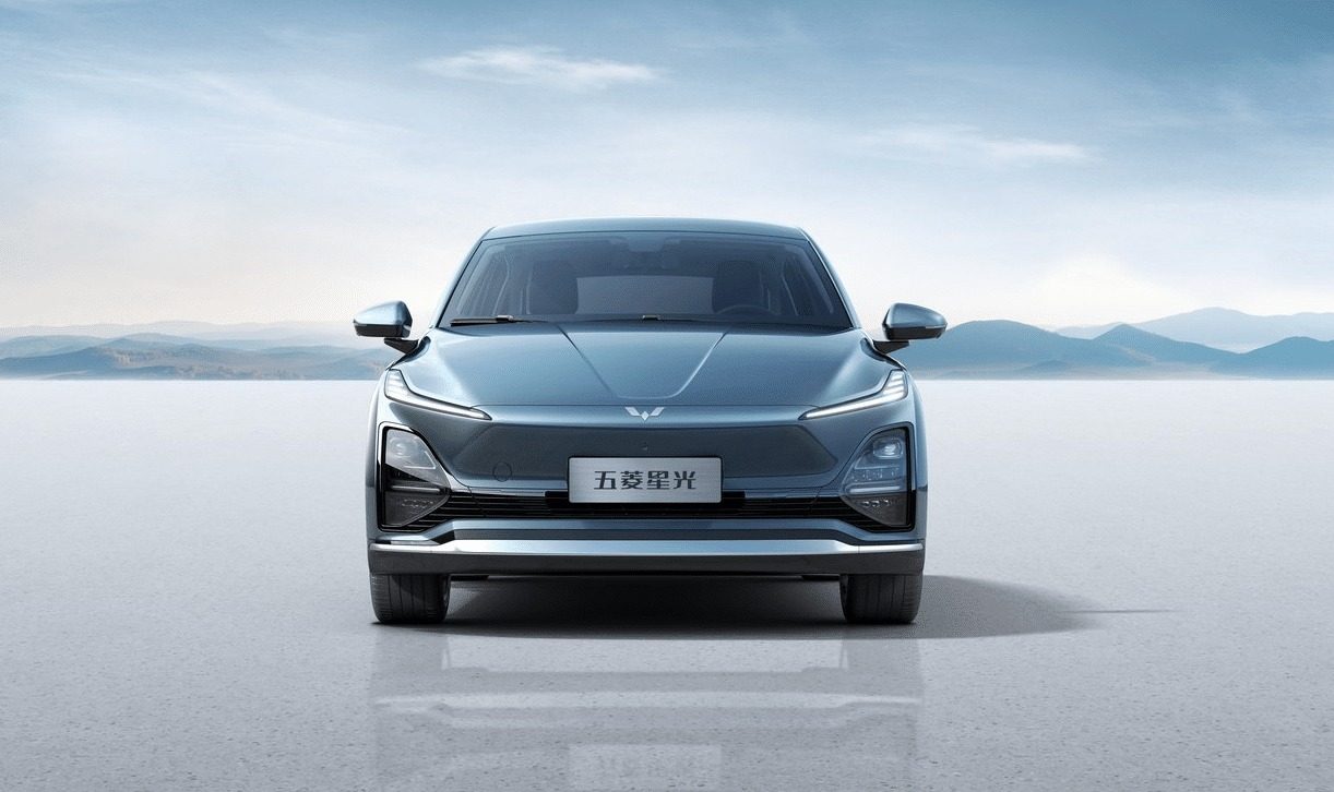 Wuling Starlight PHEV 2023 — экстерьер, вид сзади 3/4, рынок internal_mvp