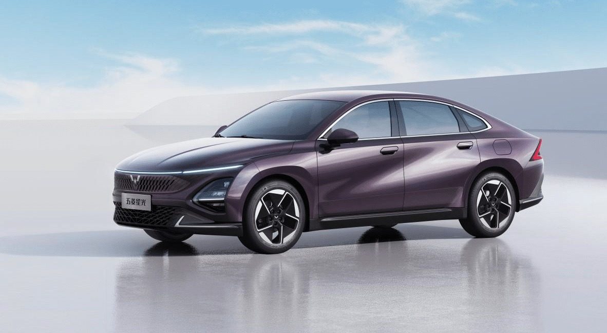 Wuling Starlight PHEV 2023 — экстерьер, вид спереди 3/4, рынок internal_mvp