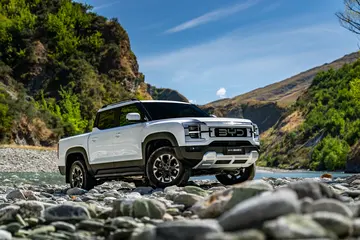 BYD Shark 6 — электрический пикап